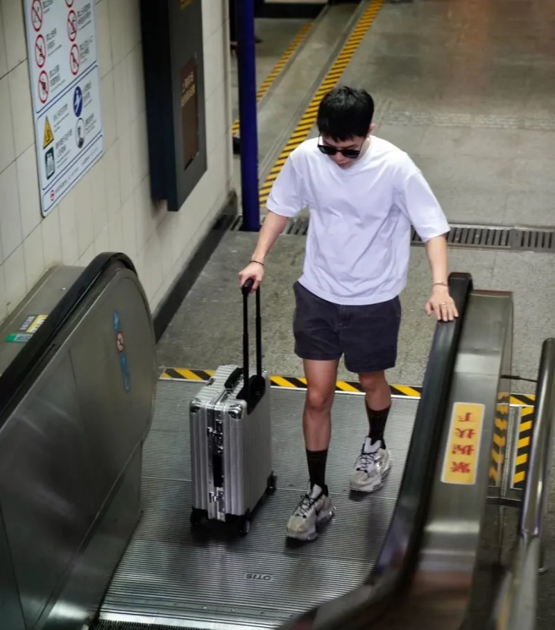 Rimowa Suitcase-14 - Image 7