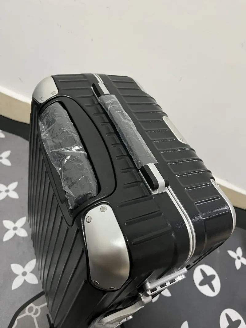 Rimowa Suitcase-16 - Image 3