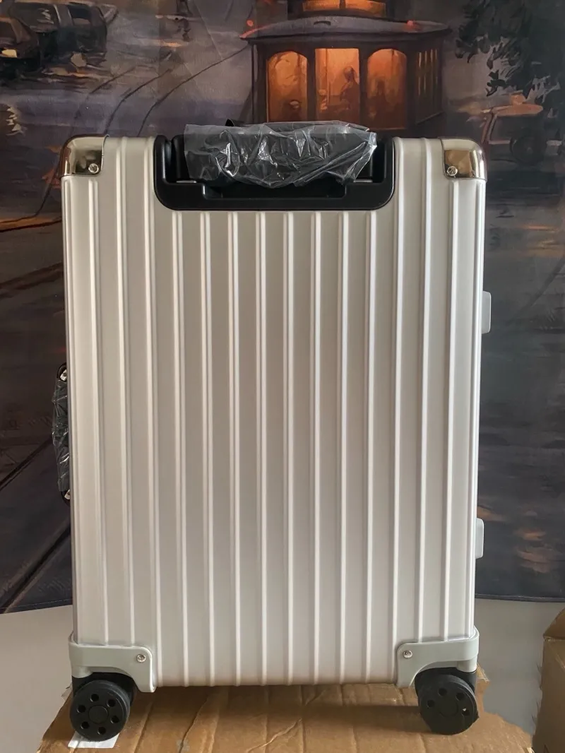Alternative view of Rimowa Suitcase-18