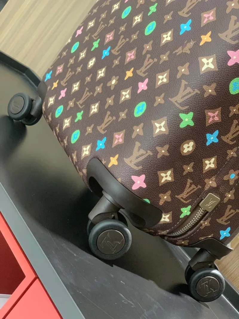 Alternative view of LV Suitcase-15