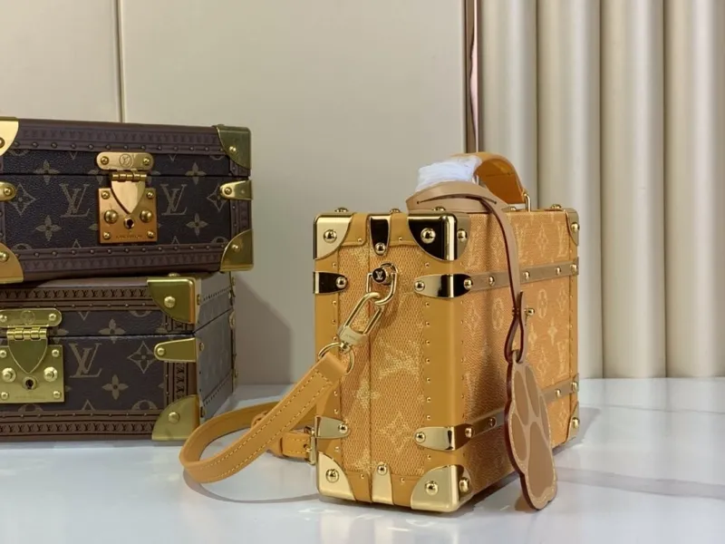 Alternative view of LV Suitcase-68