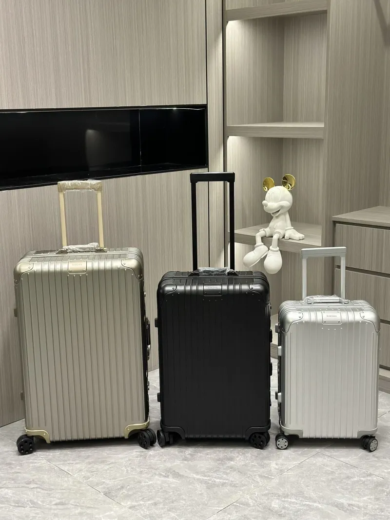 Alternative view of Rimowa Suitcase-41