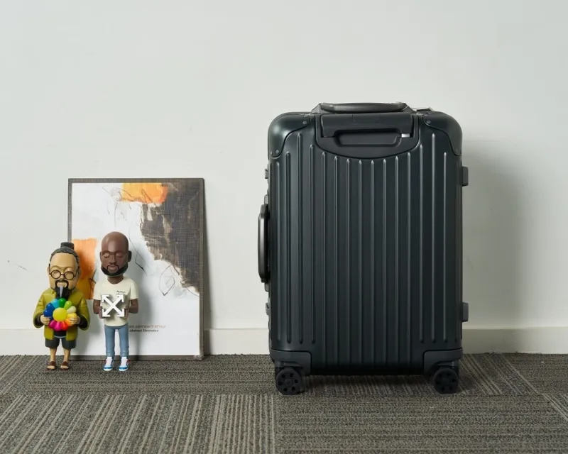 Alternative view of Rimowa Suitcase-60