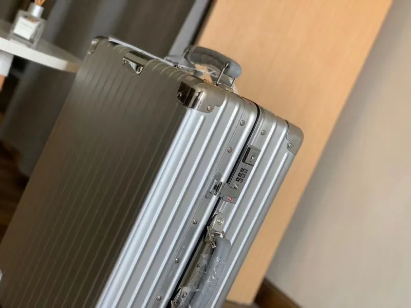 Rimowa Suitcase-65 - Image 3