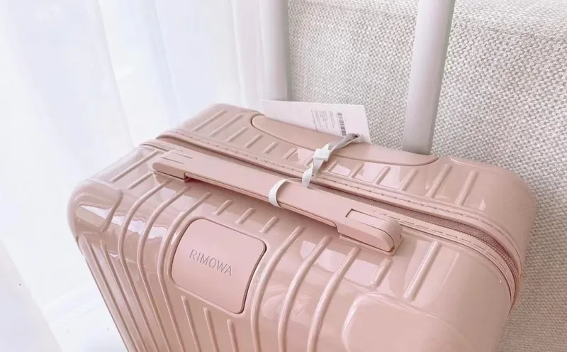 Alternative view of Rimowa Suitcase-70