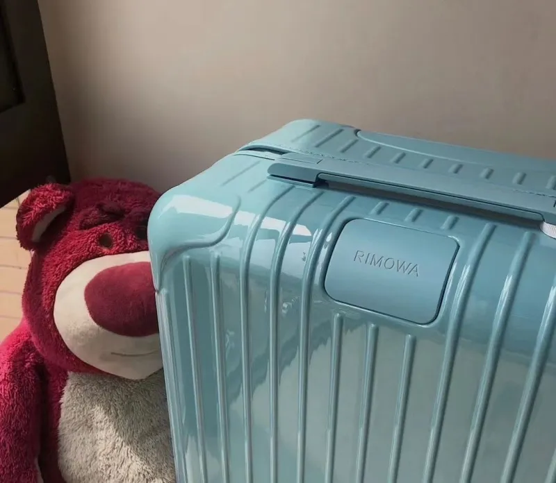 Alternative view of Rimowa Suitcase-71