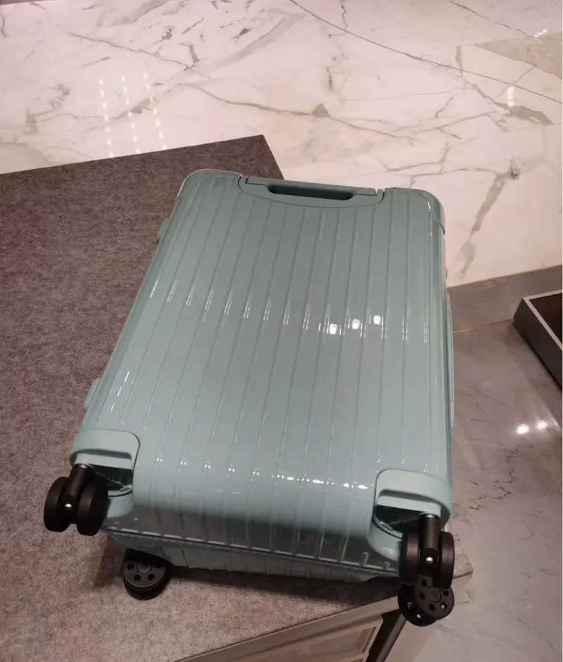 Rimowa Suitcase-71 - Image 9