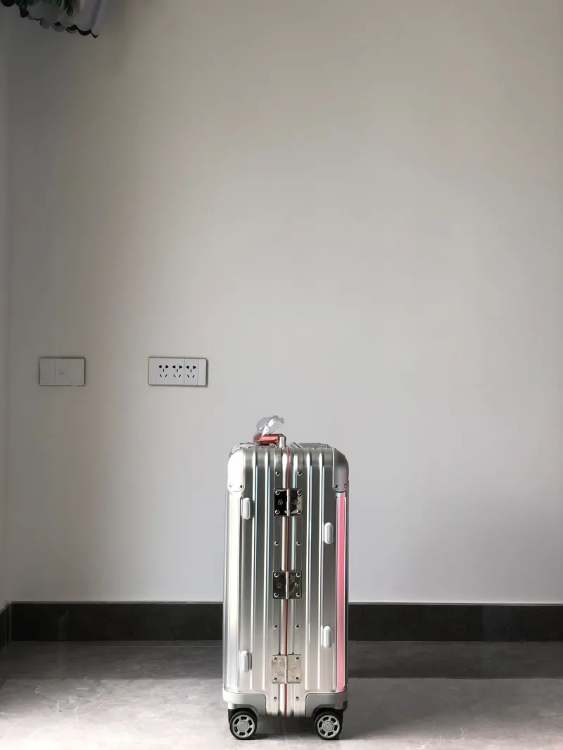 Rimowa Suitcase-85 - Image 3