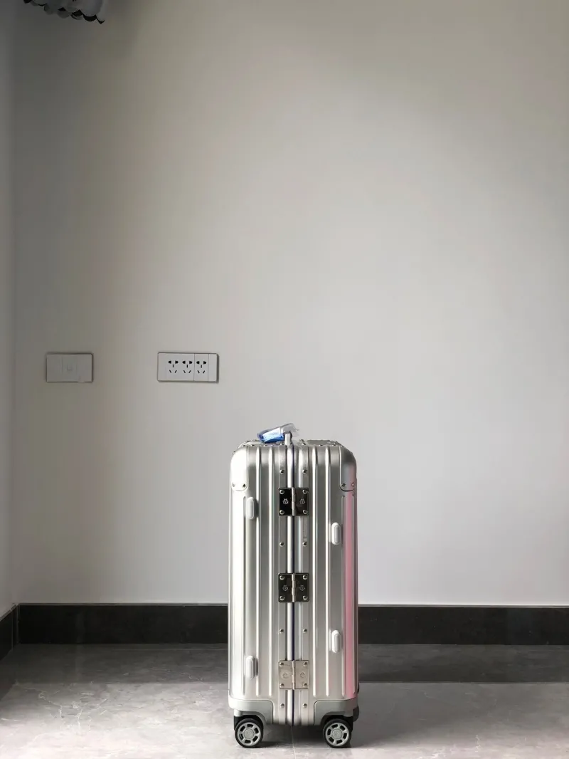 Alternative view of Rimowa Suitcase-86
