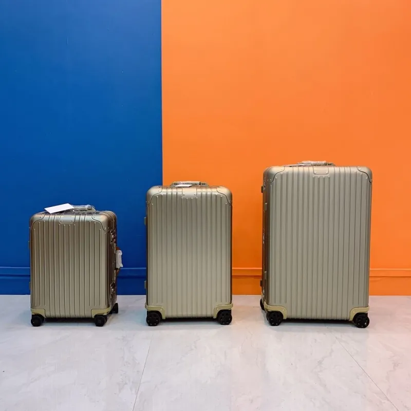 Alternative view of Rimowa Suitcase-87