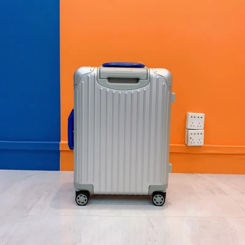 Alternative view of Rimowa Suitcase-91
