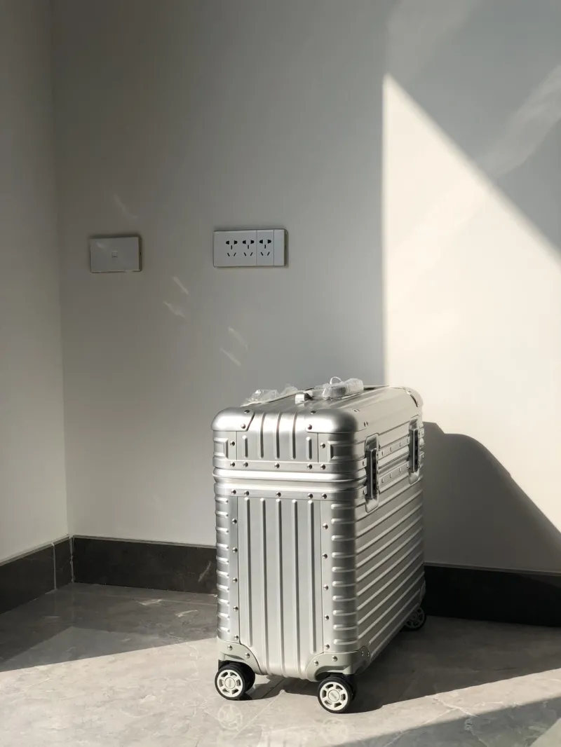 Rimowa Suitcase-93 - Image 3