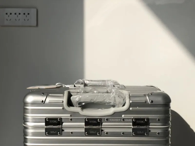 Rimowa Suitcase-93 - Image 5