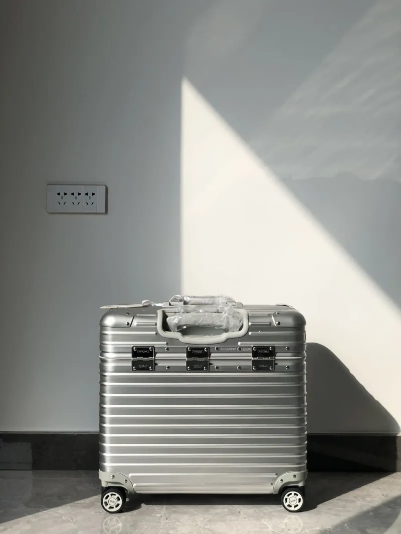 Rimowa Suitcase-93 - Image 8