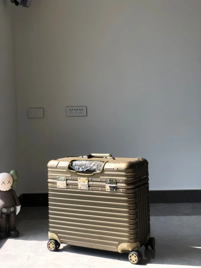 Rimowa Suitcase-95 - Image 3