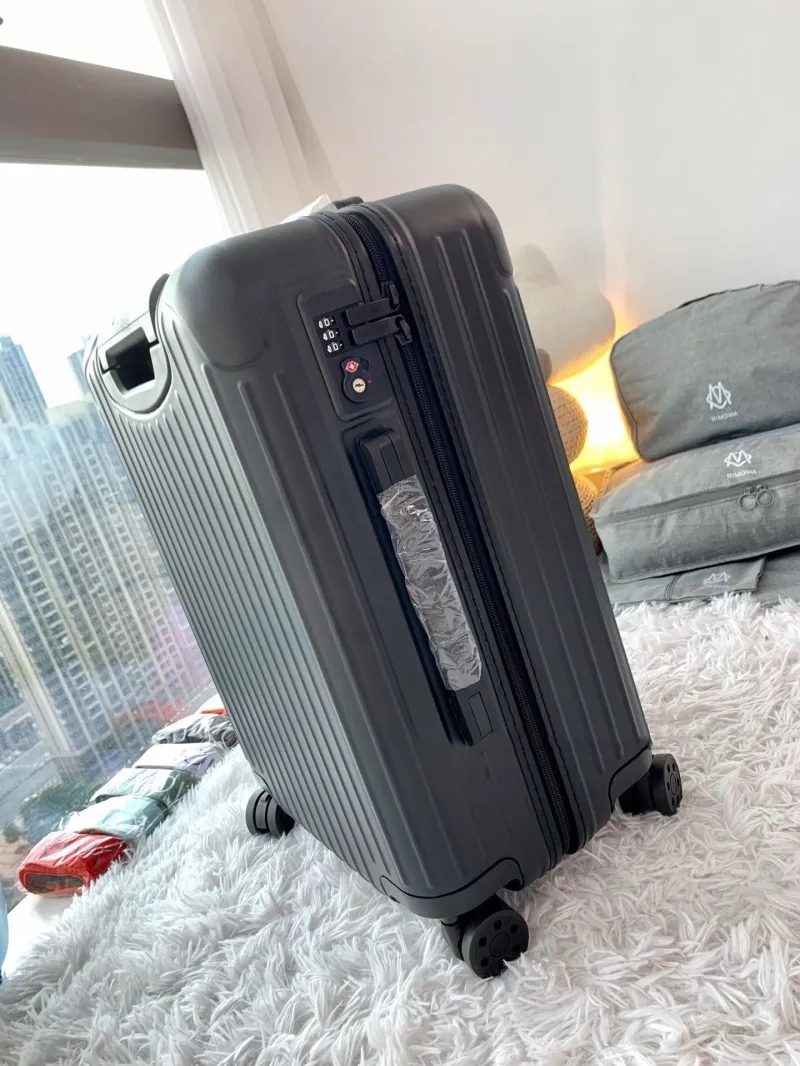 Rimowa Suitcase-98 - Image 5