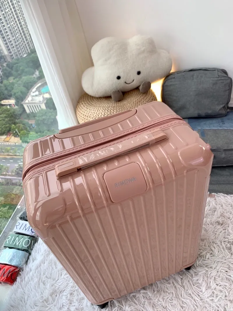Alternative view of Rimowa Suitcase-102