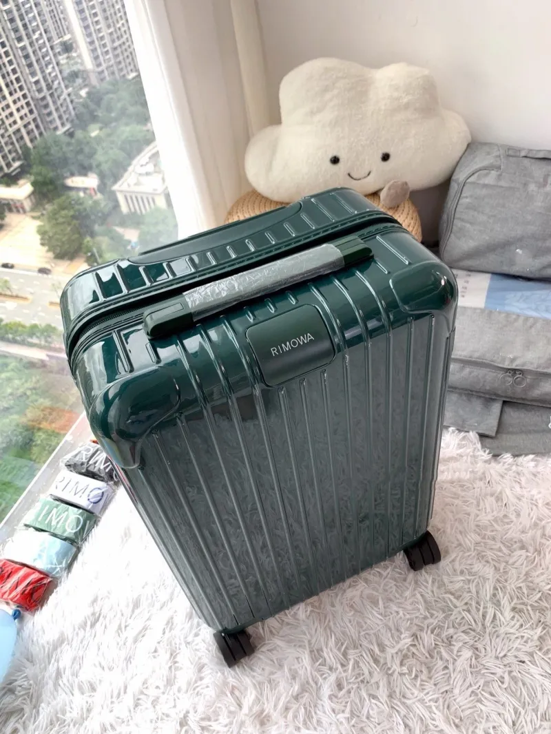 Alternative view of Rimowa Suitcase-108