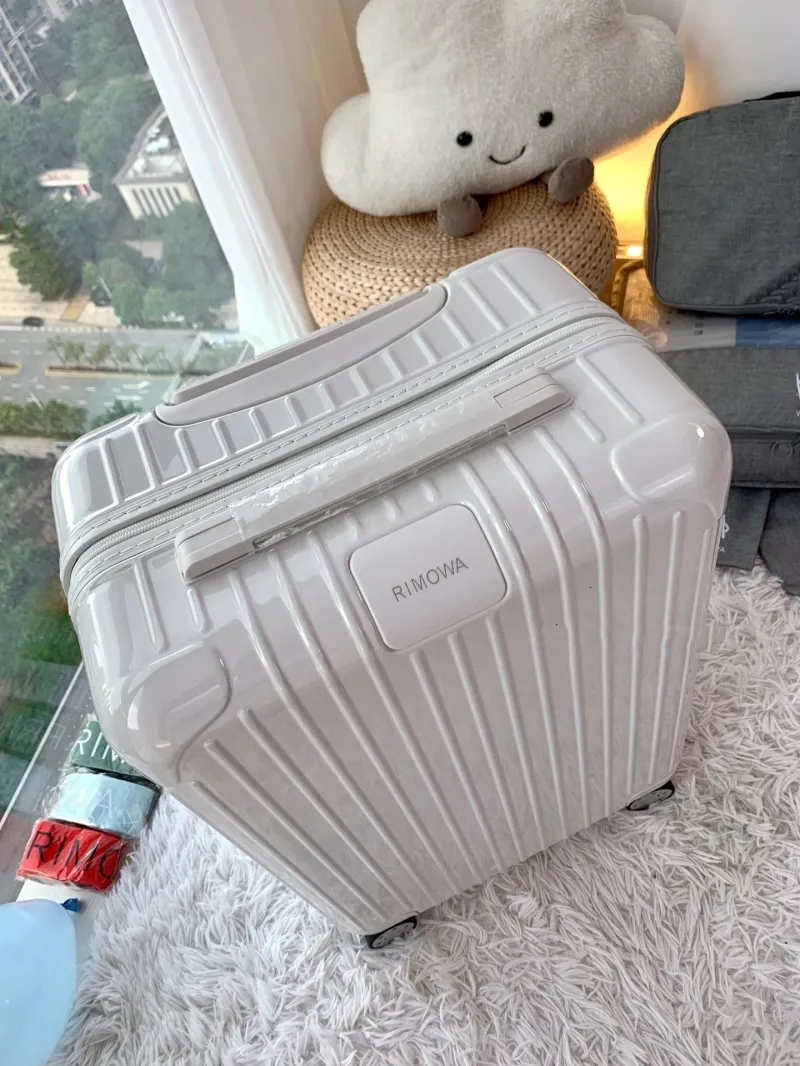 Alternative view of Rimowa Suitcase-110