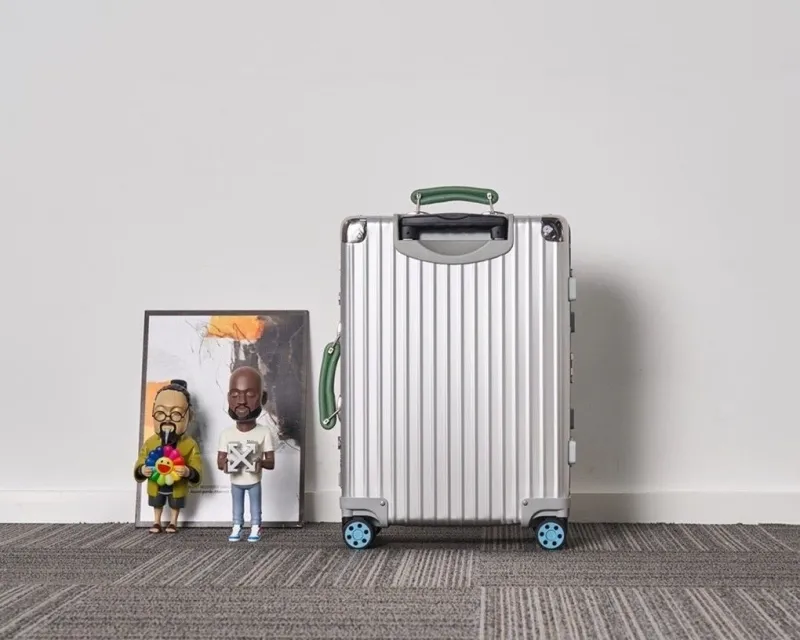 Alternative view of Rimowa Suitcase-115