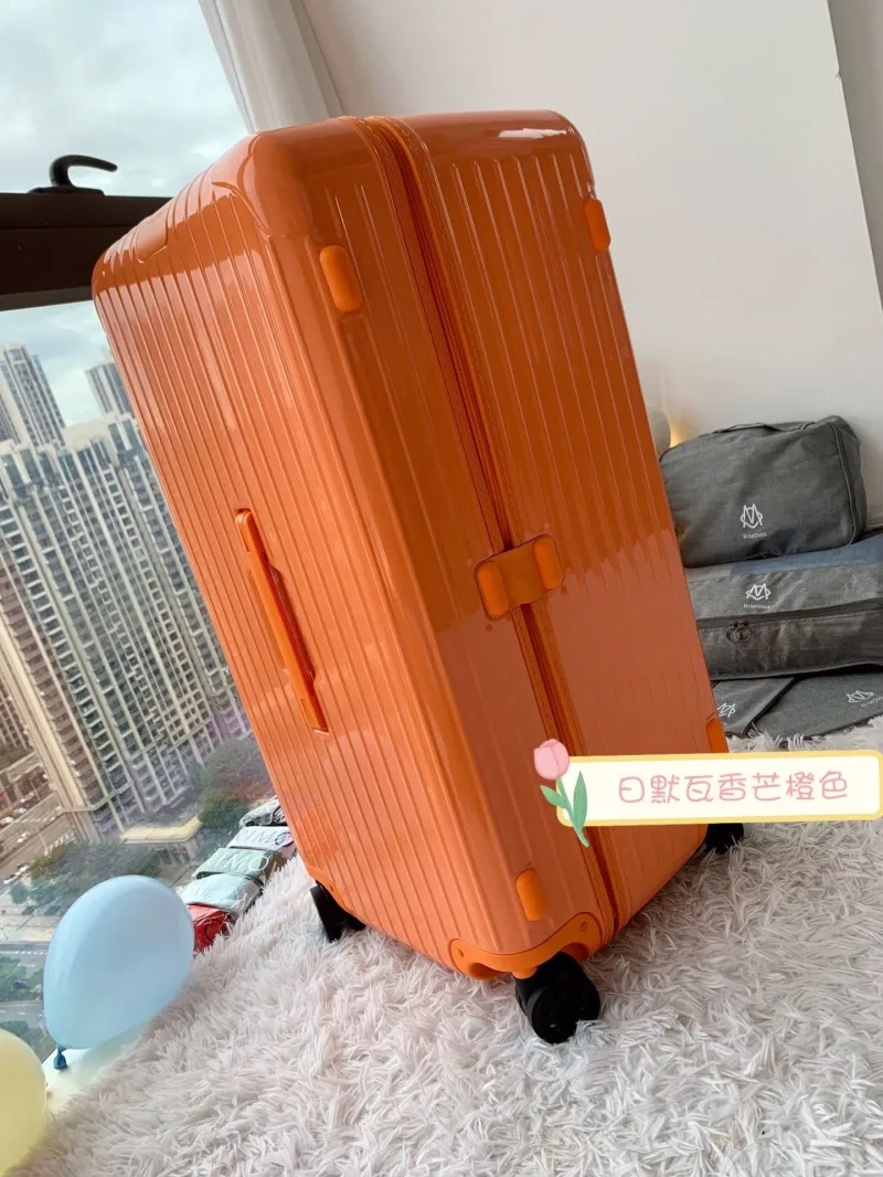 Rimowa Suitcase-122 - Image 4