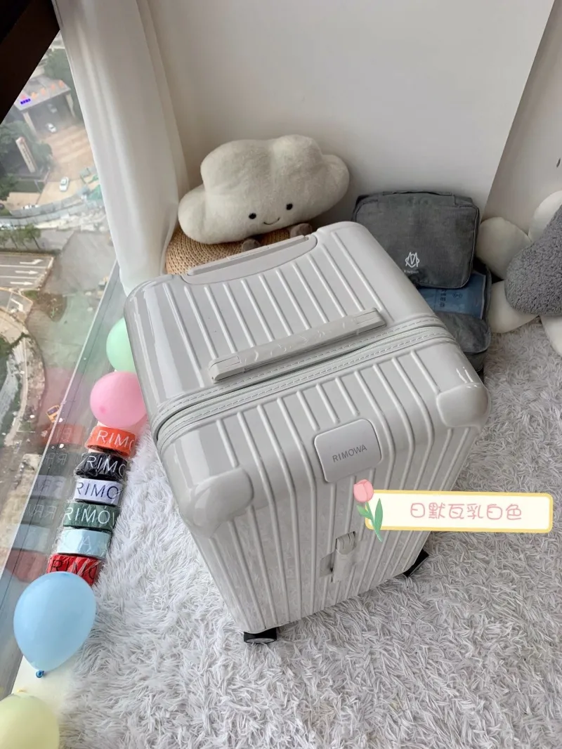 Alternative view of Rimowa Suitcase-126