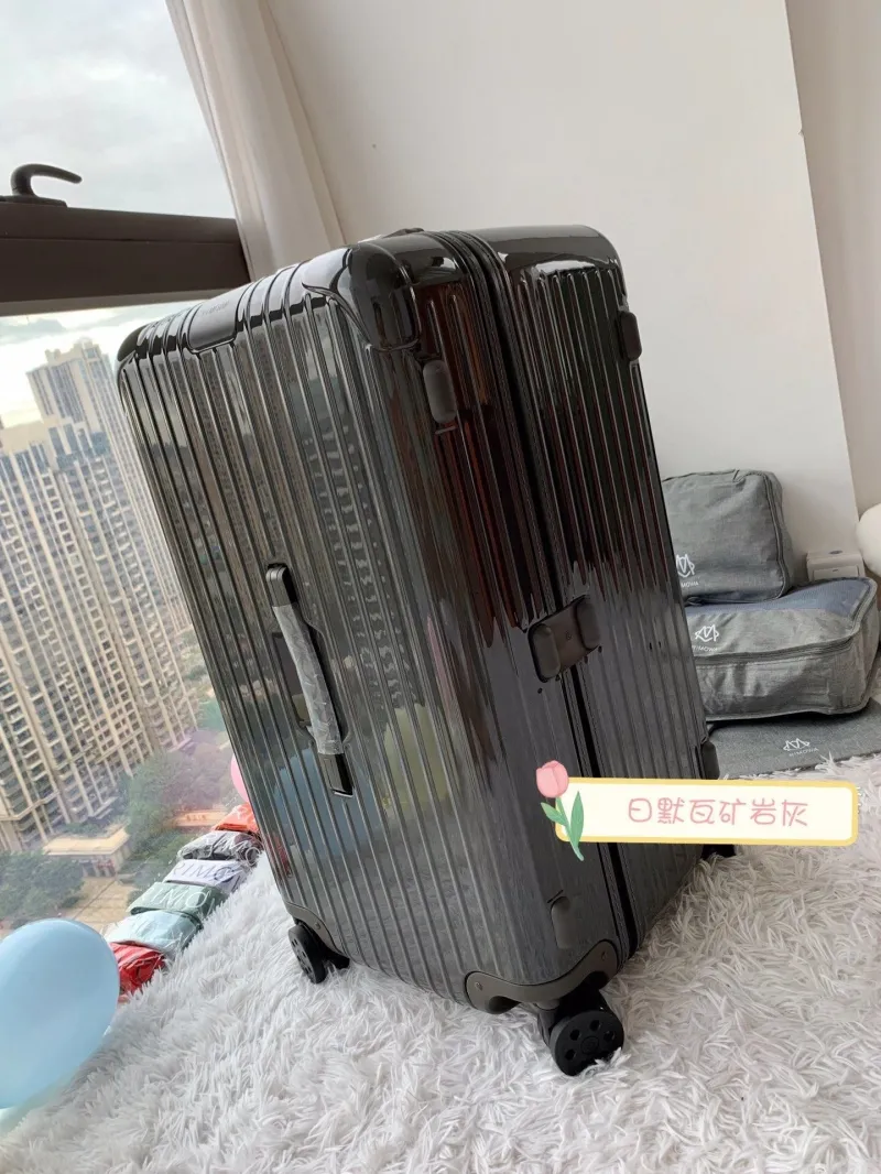 Rimowa Suitcase-127 - Image 3