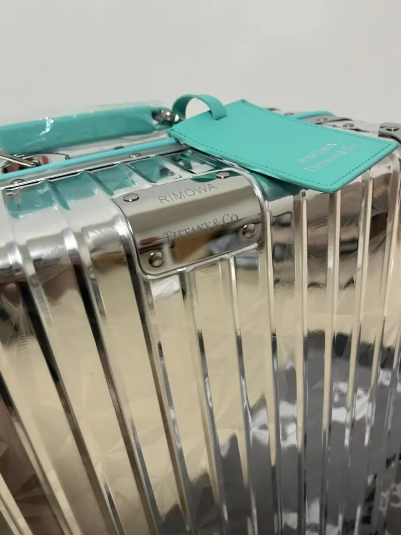 LV Suitcase-69 - Image 3