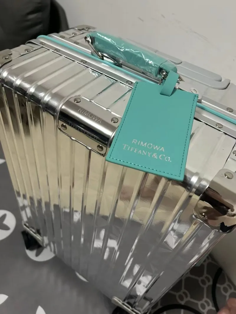 LV Suitcase-69 - Image 4