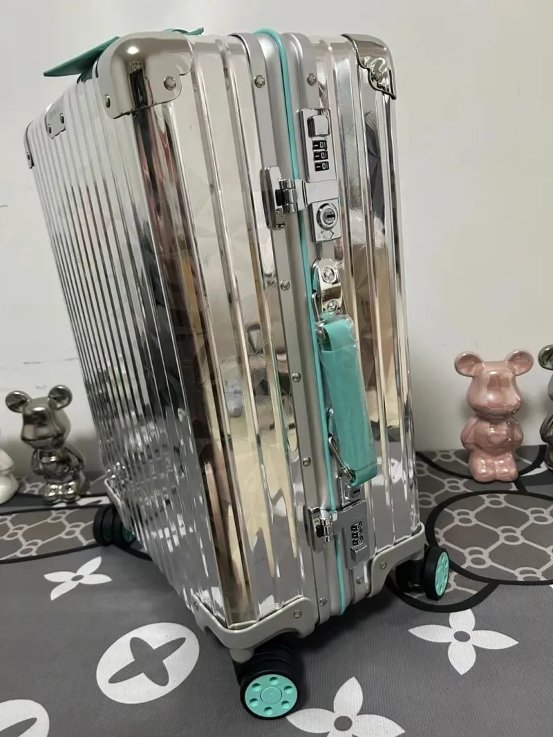 LV Suitcase-69 - Image 7