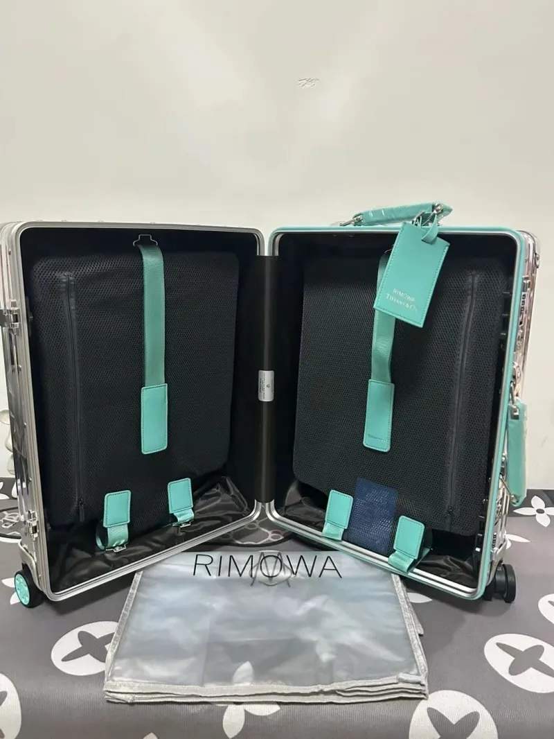 LV Suitcase-69 - Image 9