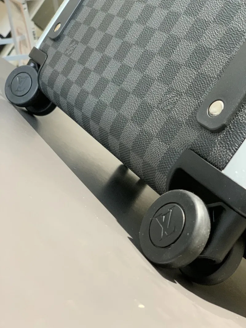 Alternative view of LV Suitcase-111
