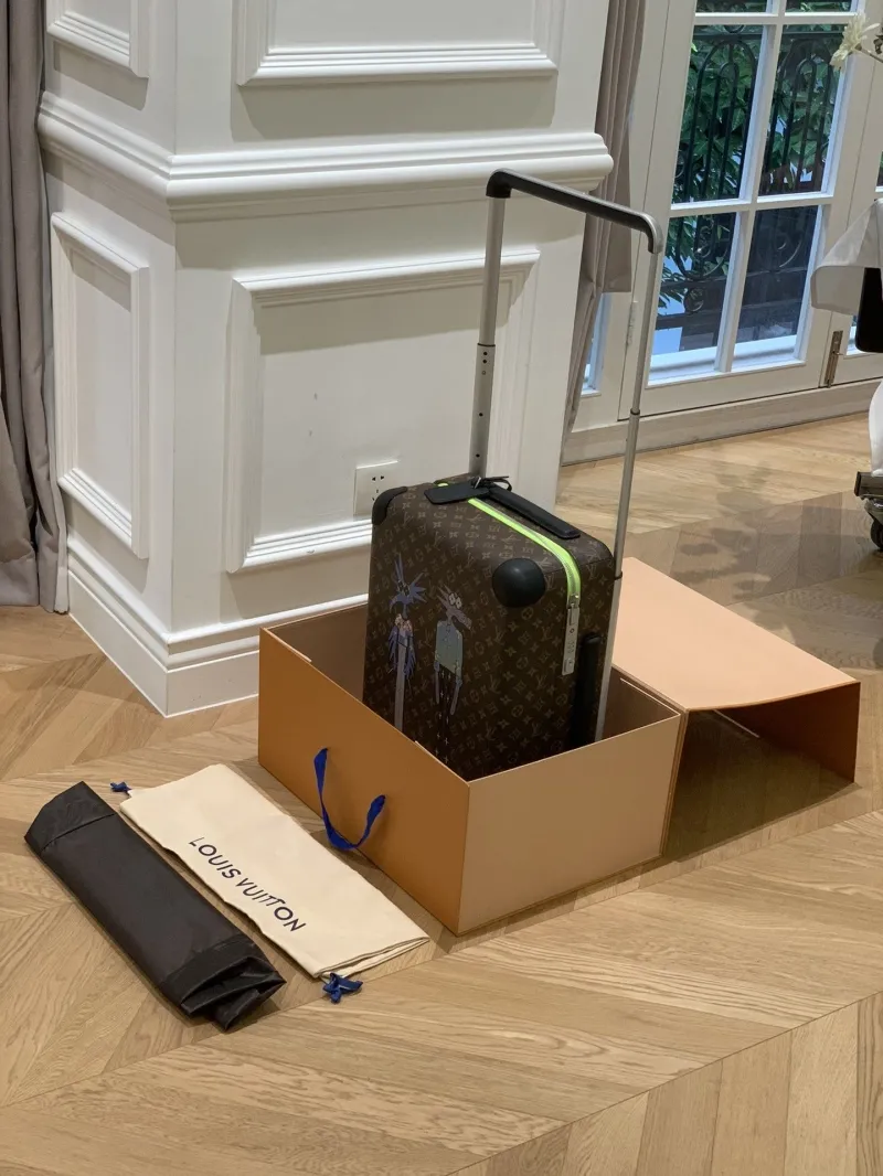 LV Suitcase-120 - Image 3