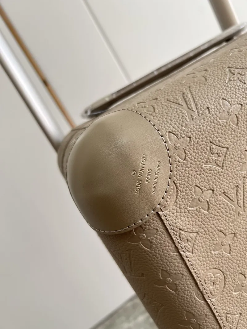 Alternative view of LV Suitcase-139