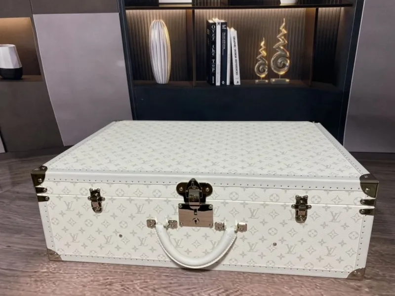 LV Suitcase-147