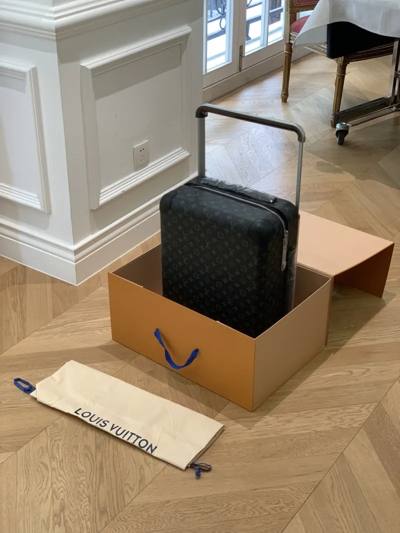 LV Suitcase-151 - Image 3