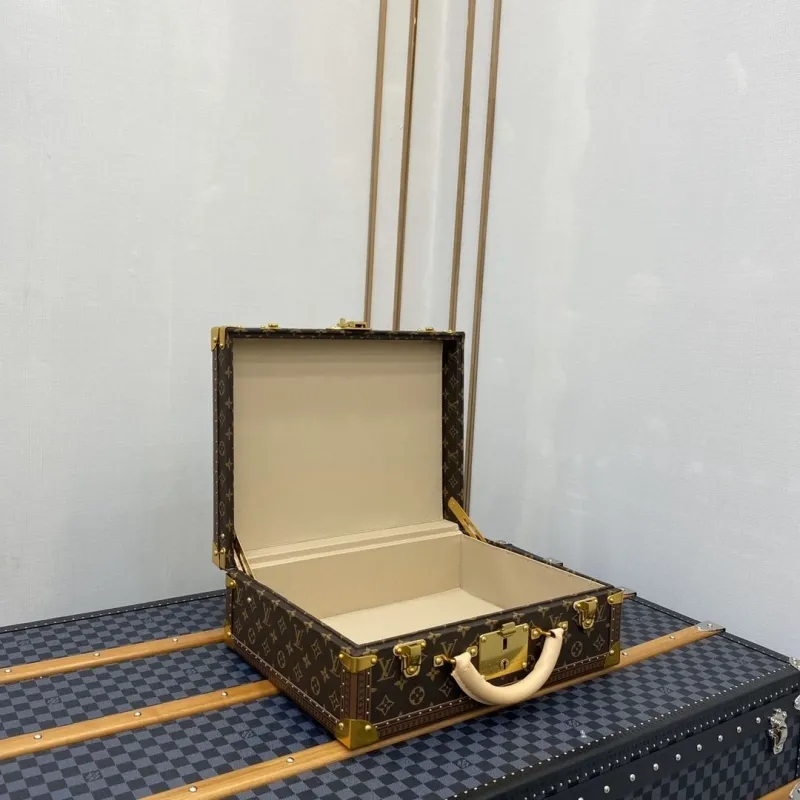 LV Suitcase-172 - Image 9
