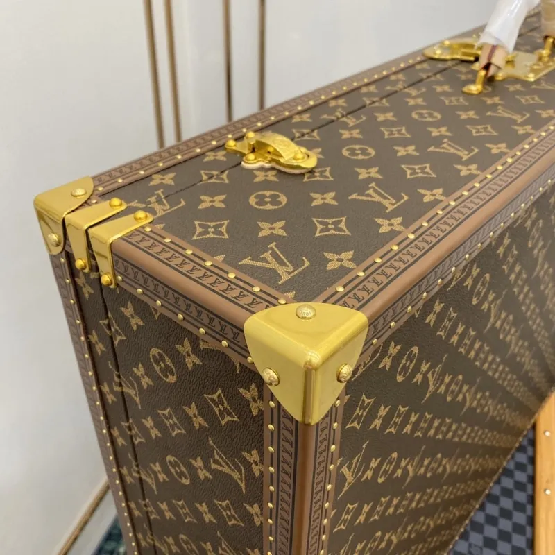 Alternative view of LV Suitcase-180