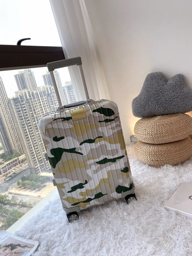 LV Suitcase-181