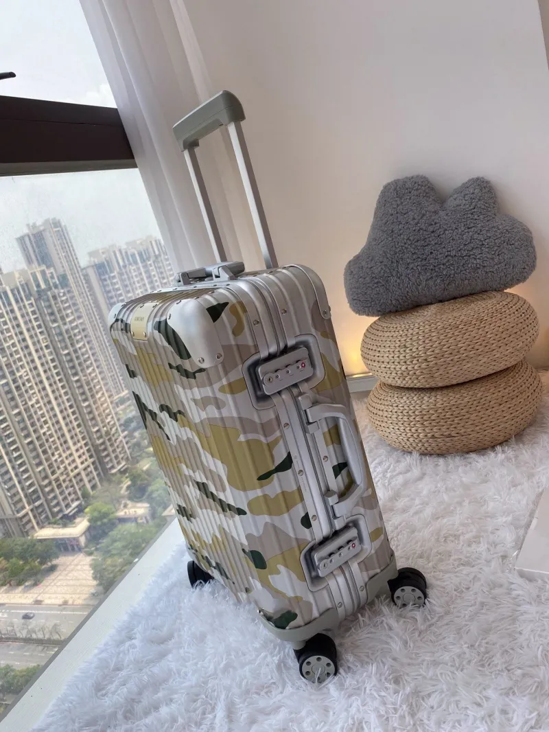 Alternative view of LV Suitcase-181