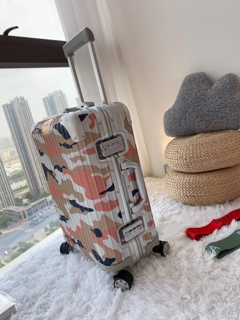 Alternative view of LV Suitcase-182