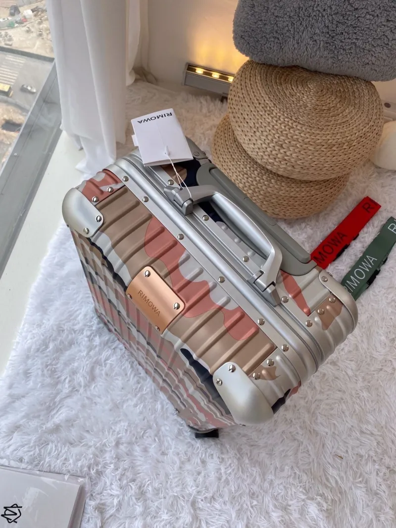 LV Suitcase-182 - Image 4