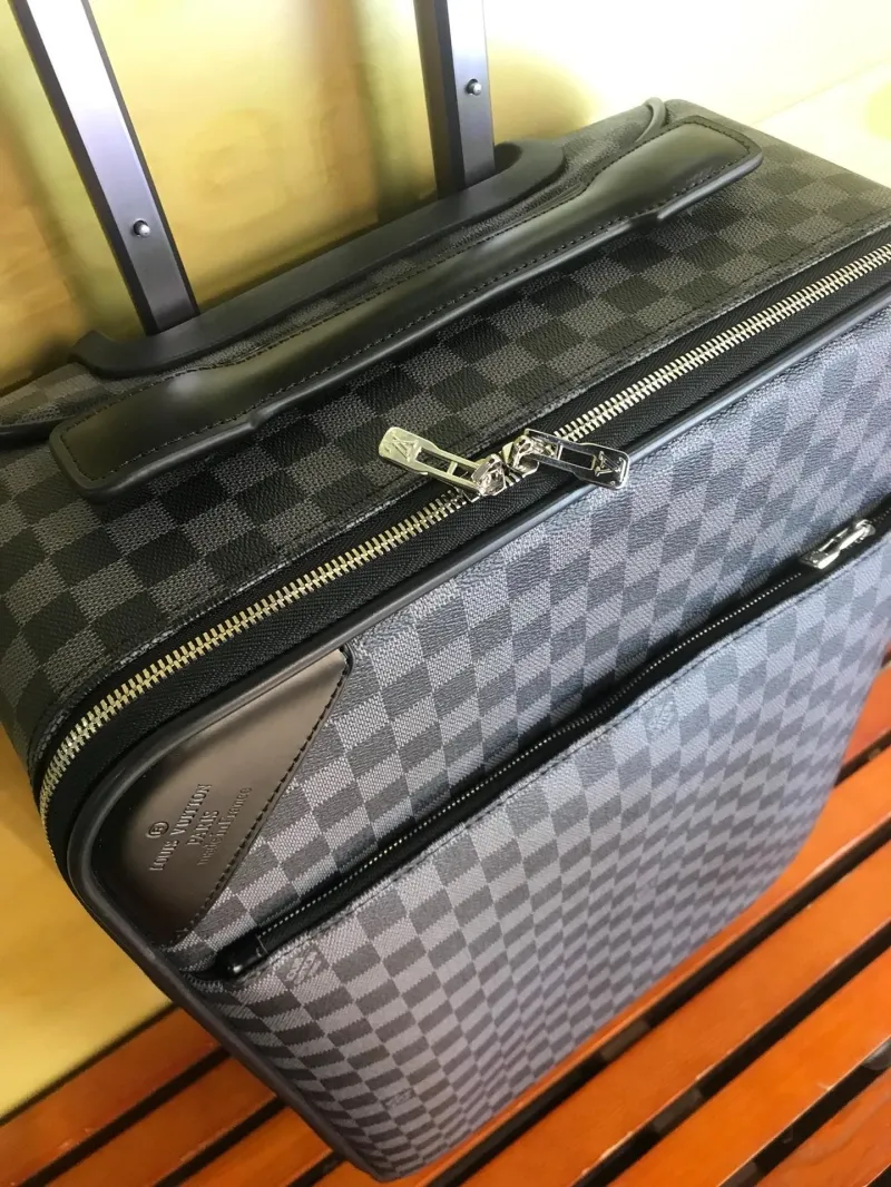 Alternative view of LV Suitcase-186