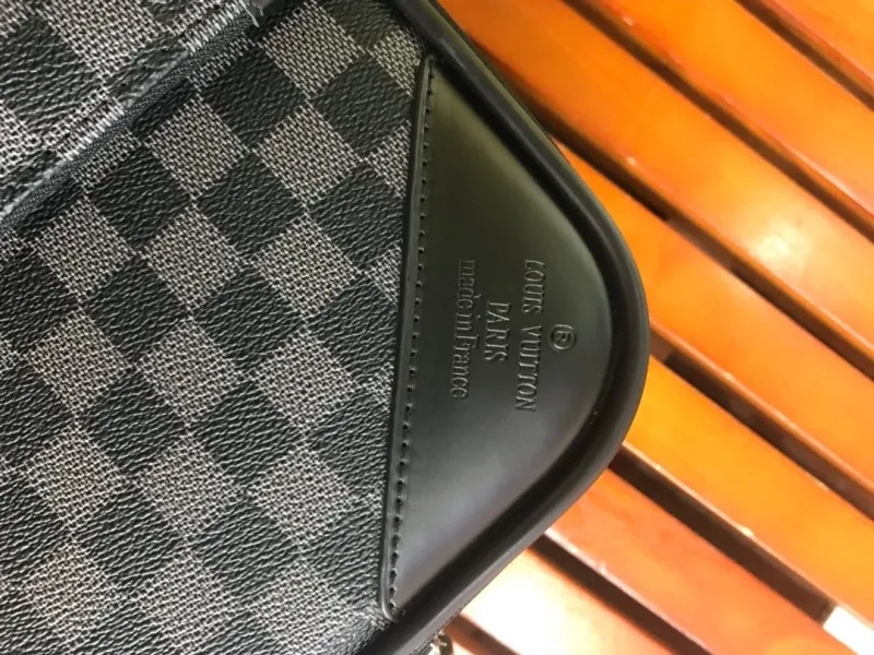 LV Suitcase-186 - Image 4