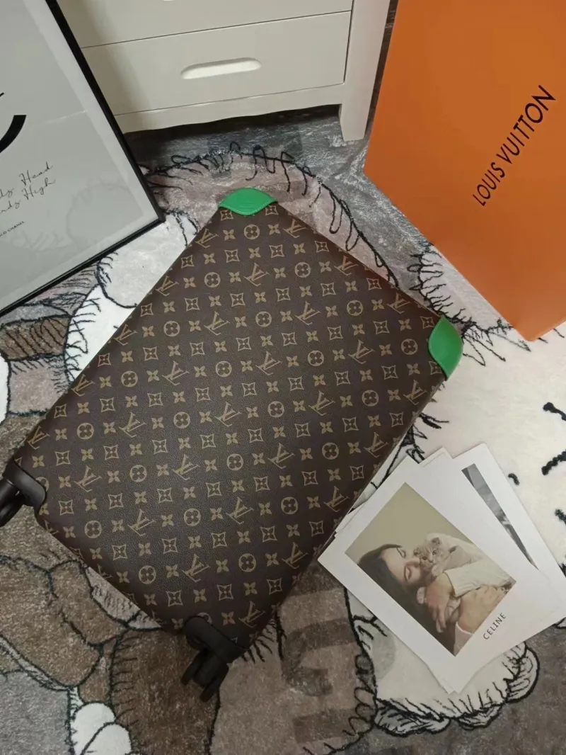 LV Suitcase-192