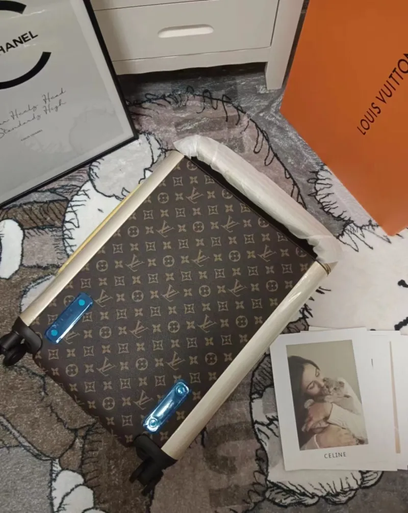 Alternative view of LV Suitcase-193