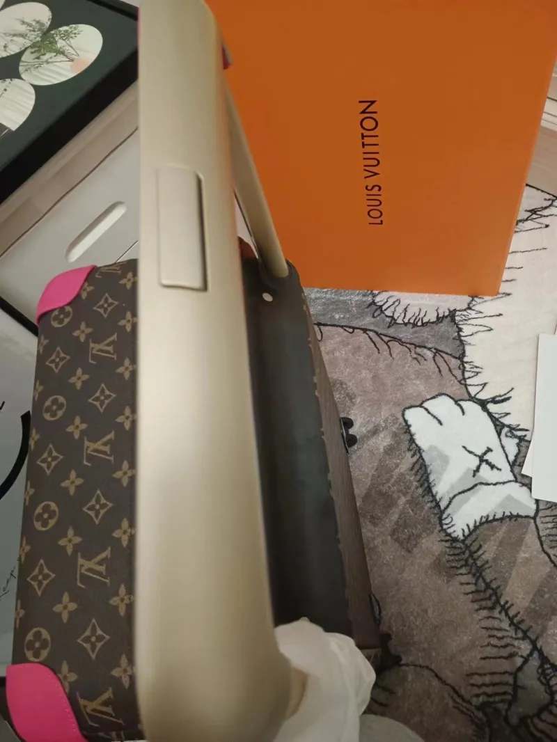 LV Suitcase-194 - Image 7