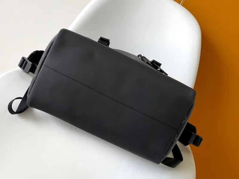 LV Backpacks-17 - Image 6