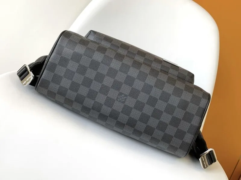 LV Backpacks-26 - Image 4