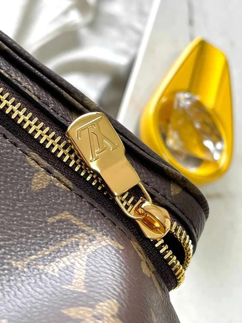 LV Backpacks-70 - Image 7